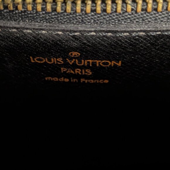 Louis Vuitton Epi Saint Cloud GM Purse - Picture 13 of 17